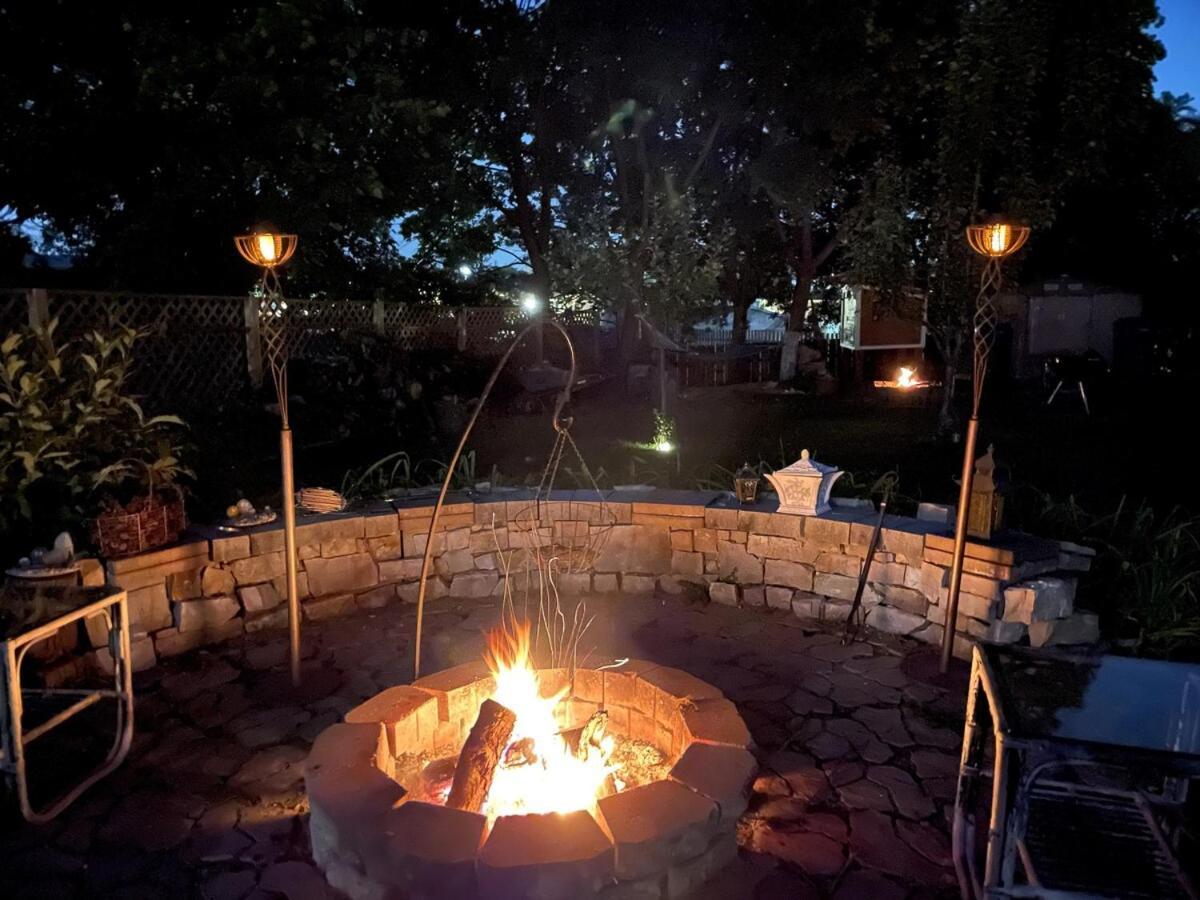Schaumburg Paradise Oasis With A Secret Garden And Private Pool Экстерьер фото