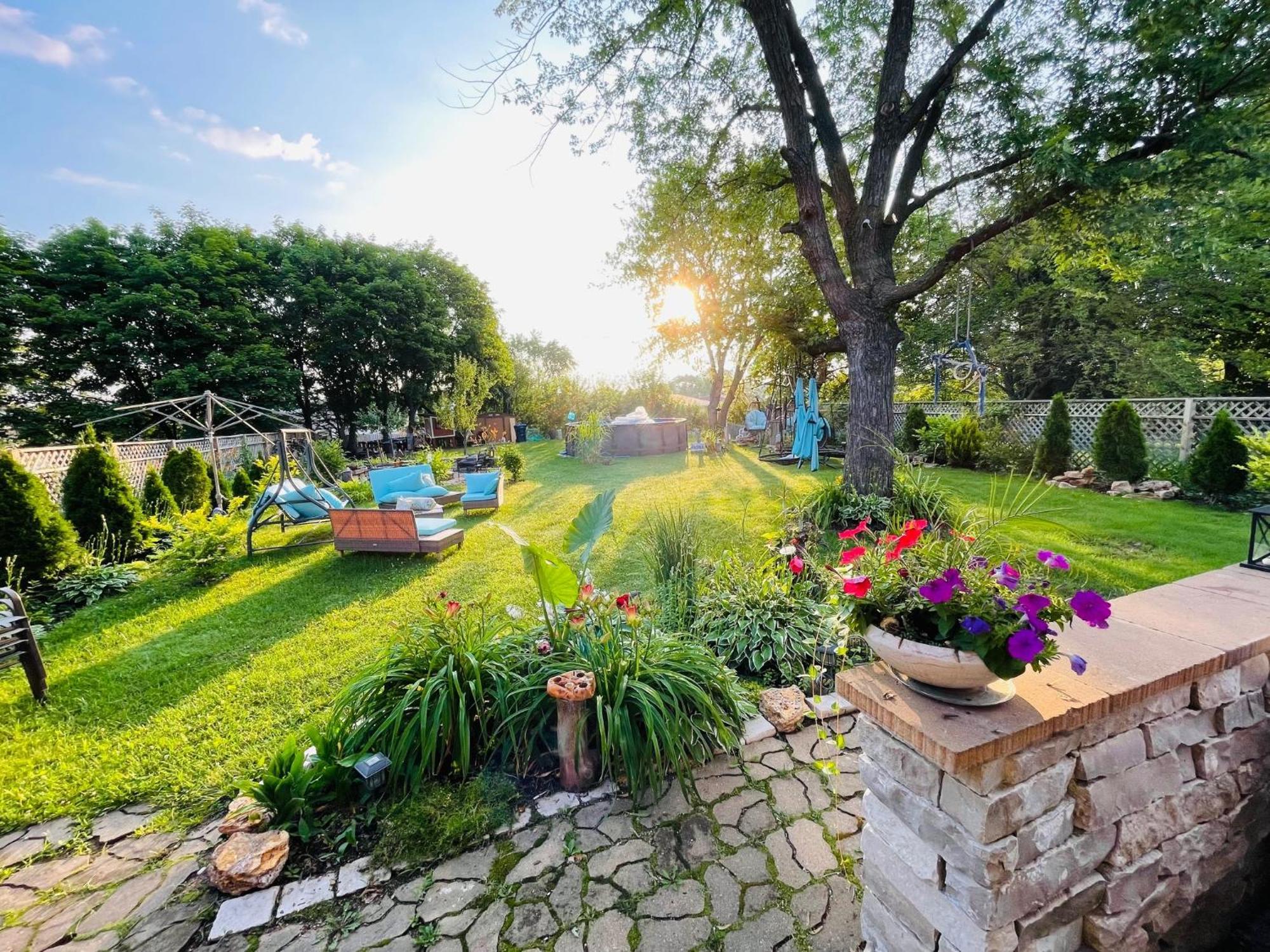 Schaumburg Paradise Oasis With A Secret Garden And Private Pool Экстерьер фото